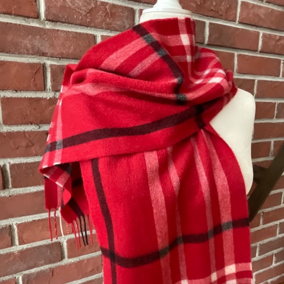 •Charter Club Red Black White Plaid 100%Cashmere Fringed Scarf 64”x10” NWOT - Picture 5 of 11